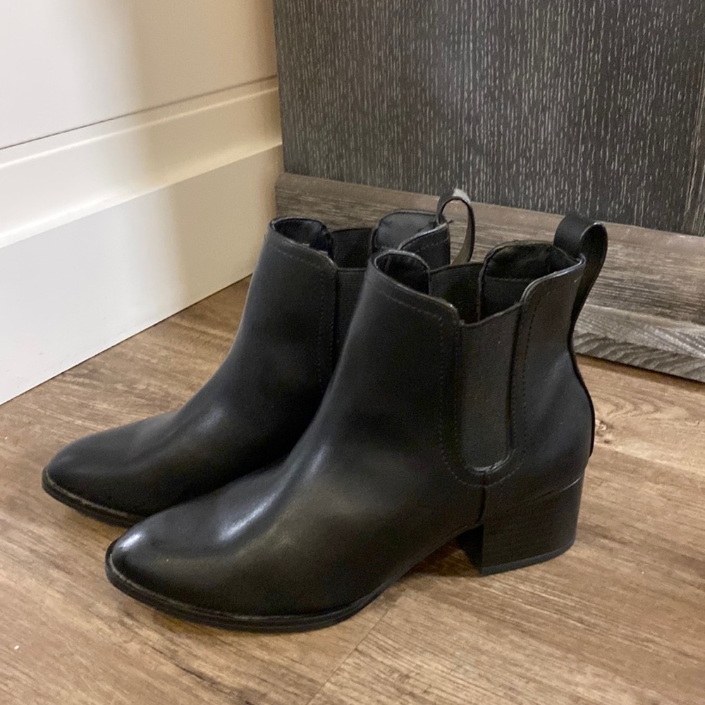 Brand new women’s black booties size 8